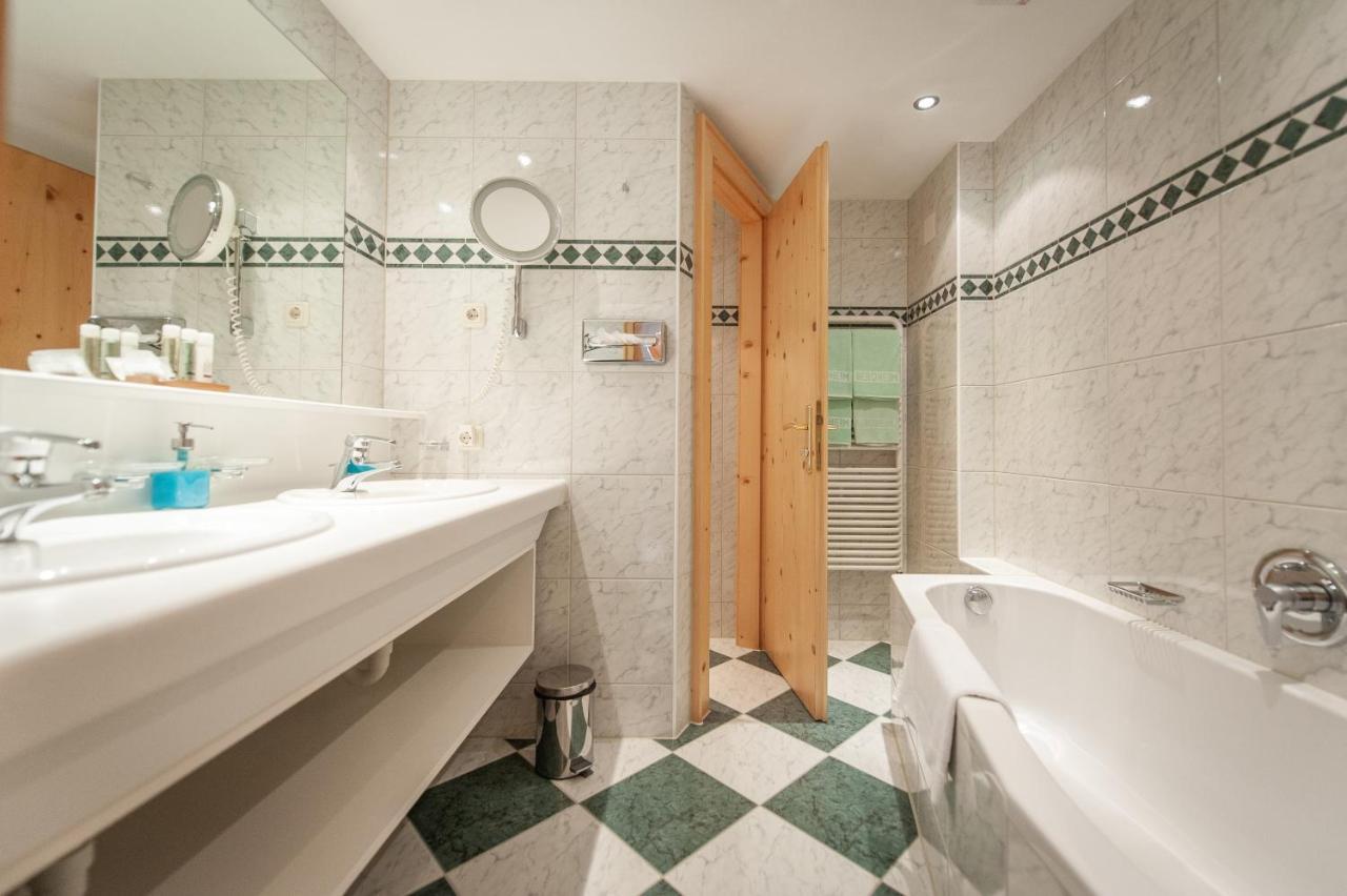 Quality Hosts Arlberg - Hotel Bergheim 장크트안톤암아를베르크 외부 사진