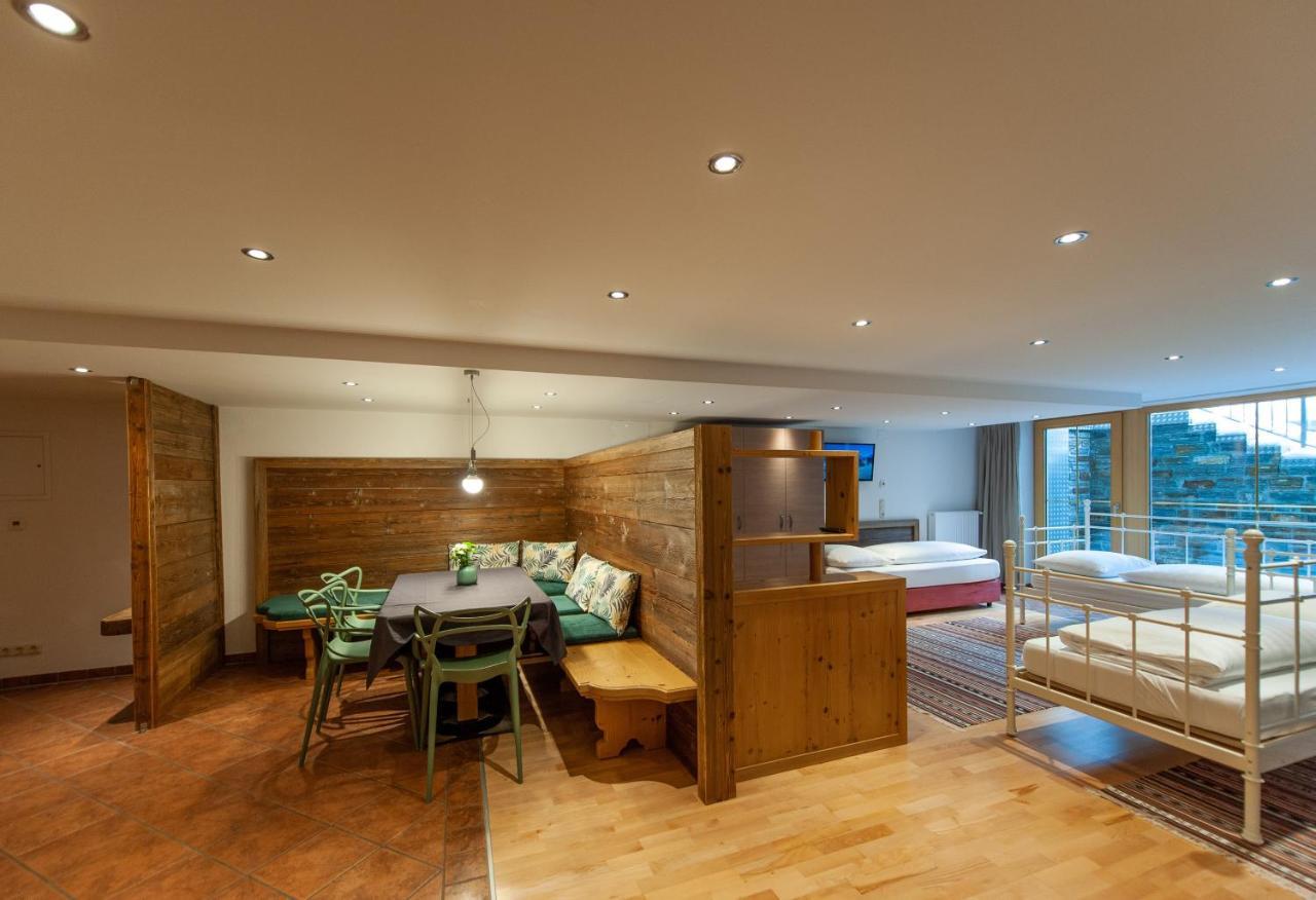 Quality Hosts Arlberg - Hotel Bergheim 장크트안톤암아를베르크 외부 사진