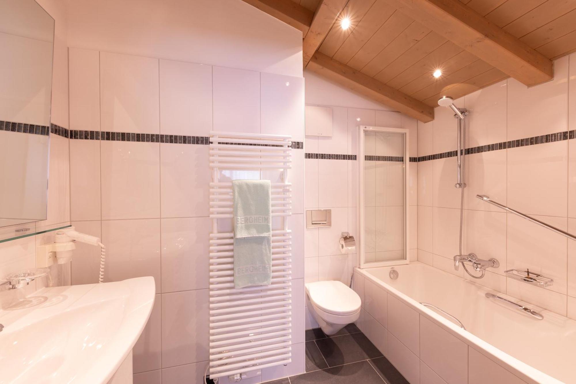 Quality Hosts Arlberg - Hotel Bergheim 장크트안톤암아를베르크 외부 사진